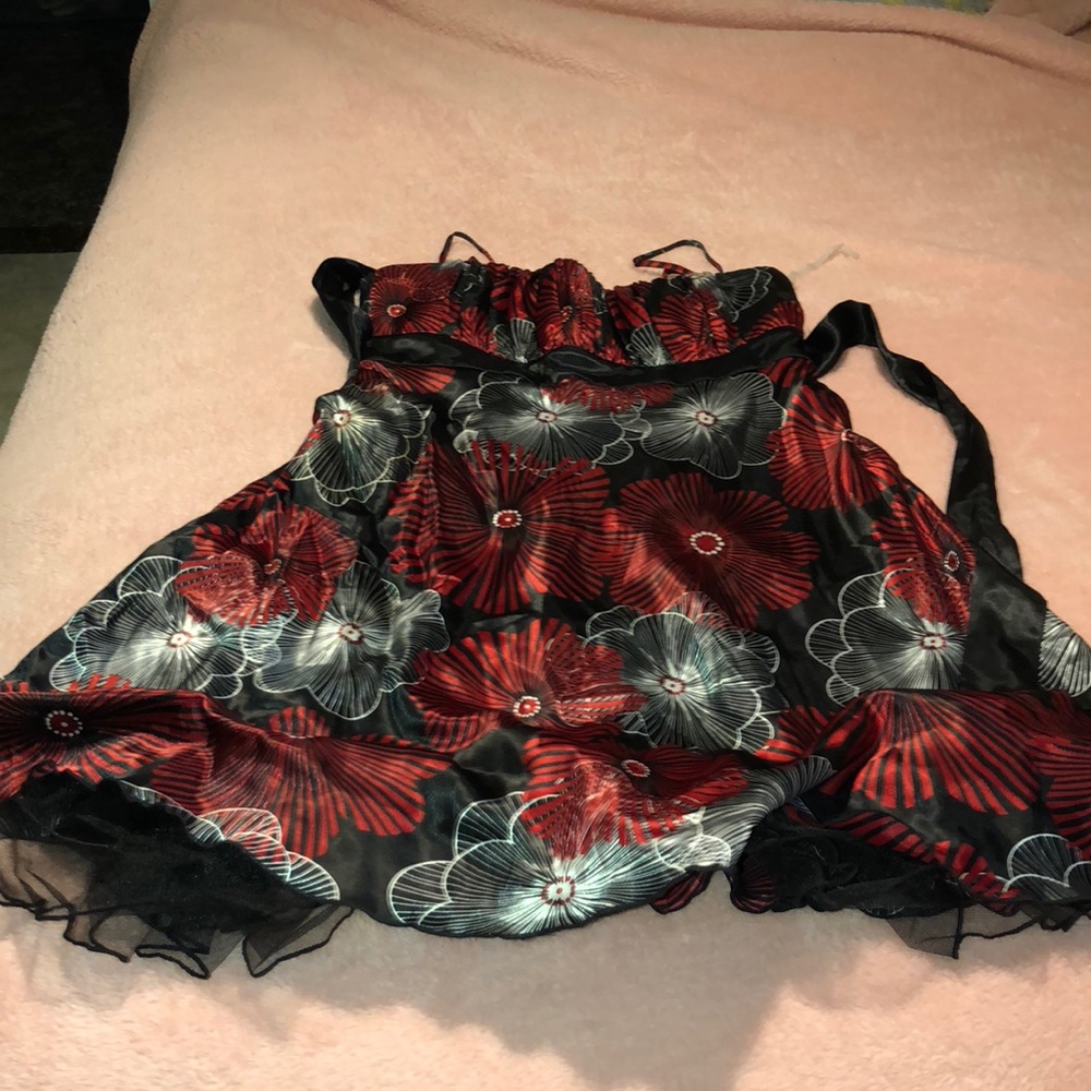 Red, black, and white floral dress Sz 13.